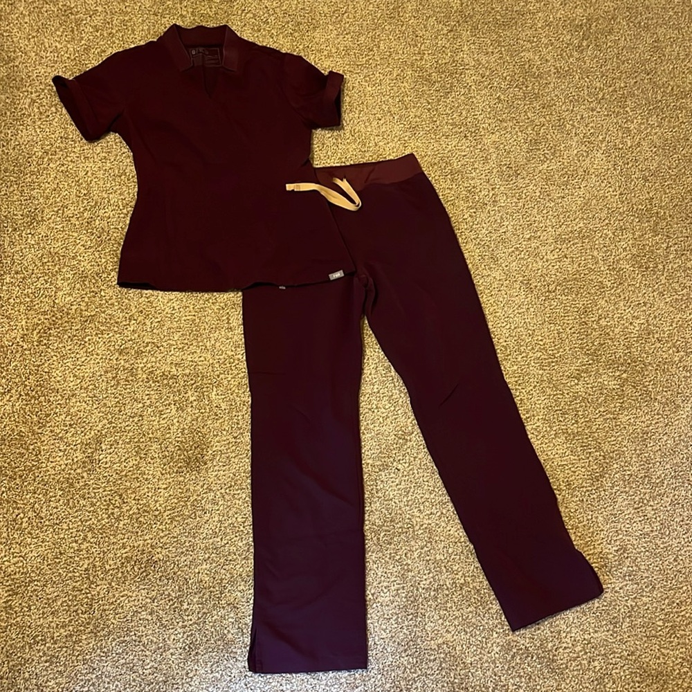 Figs deep purple scrub set XS (inala slim top, kade cargo pants)